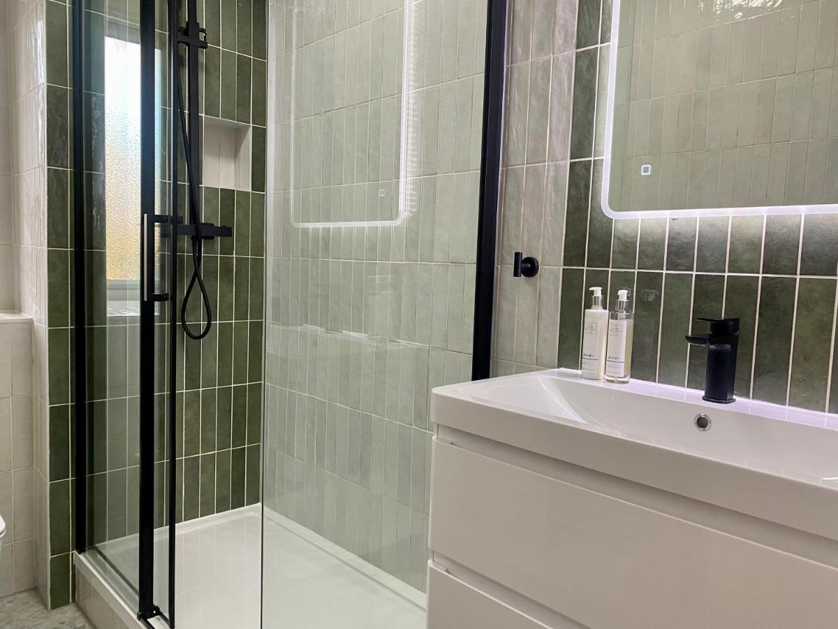 Newly Refurbished 2 Bedroom Apartment In South London Exterior photo